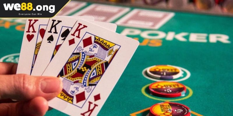 Cách Chơi Bài Cào Online WE88 Dễ Hiểu Từ A-Z Cho Người Mới 3 Lựa chọn úp bài